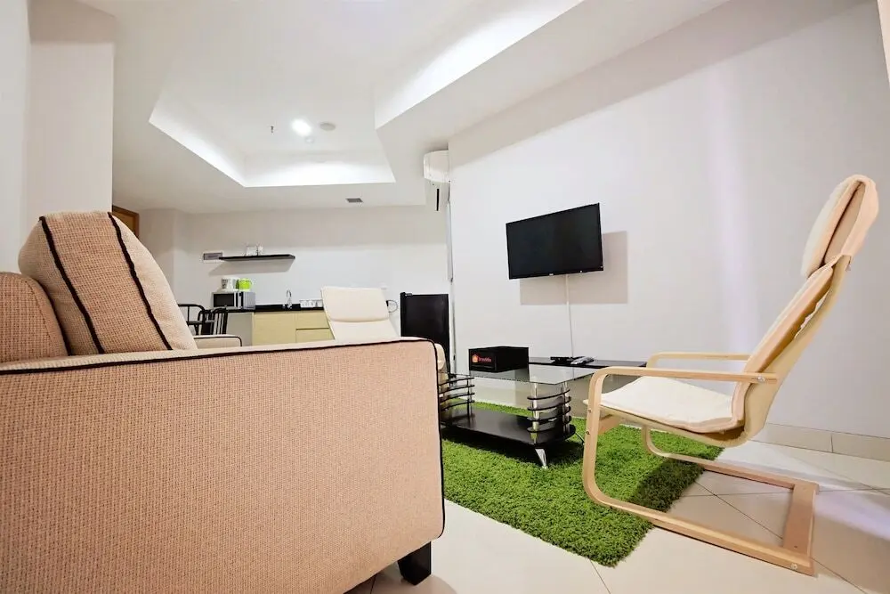 Джакарта: Modern Living at The Mansion Apartment near Kemayoran
