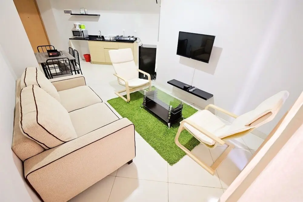 Джакарта: Modern Living at The Mansion Apartment near Kemayoran