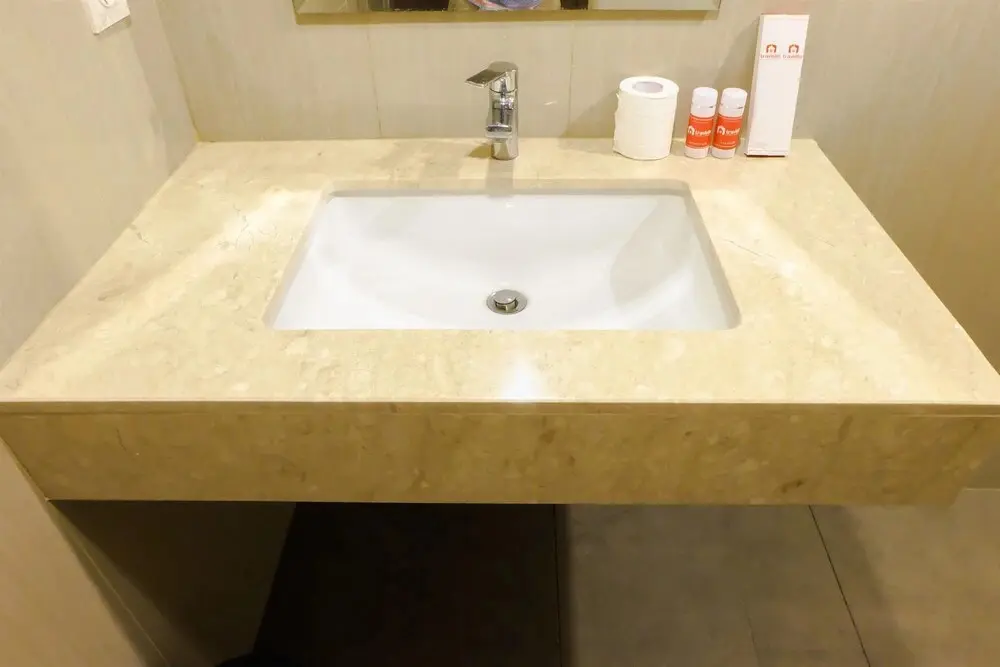 Джакарта: Best Location The H Residence Apartment