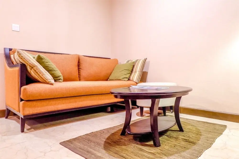 Джакарта: Luxurious L'Avenue Apartment
