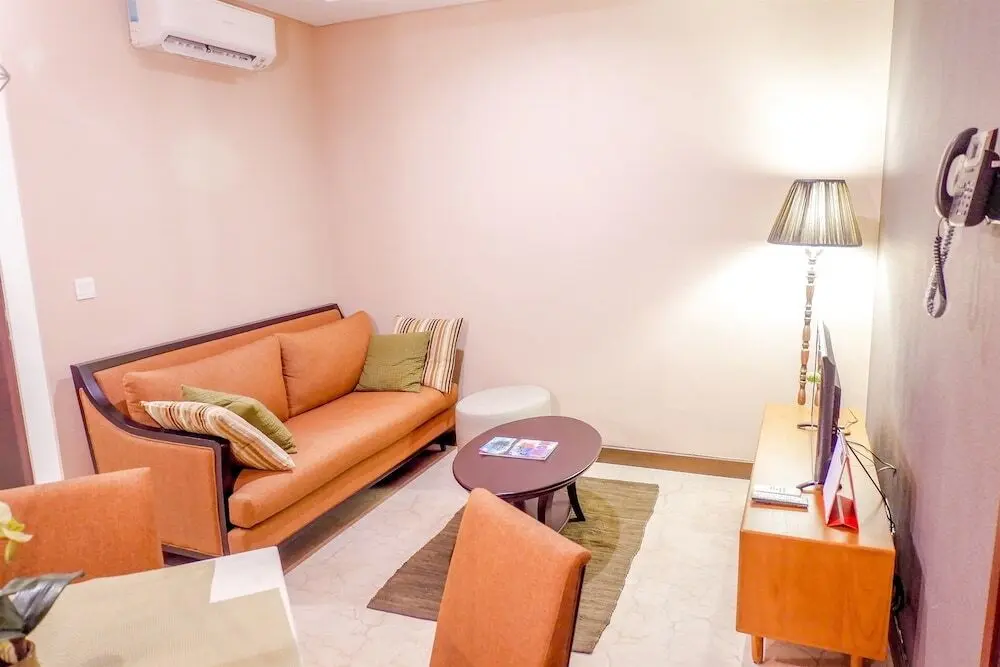 Джакарта: Luxurious L'Avenue Apartment
