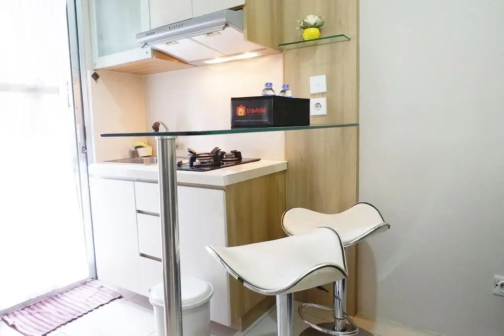 Джакарта: Futuristic Green Palace Kalibata City Apartment