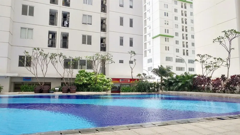 Джакарта: Spacious & Clean Bassura Apartment