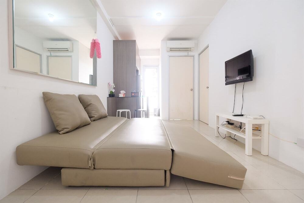 Джакарта: Green Bay Pluit Apartment with Sofa Bed