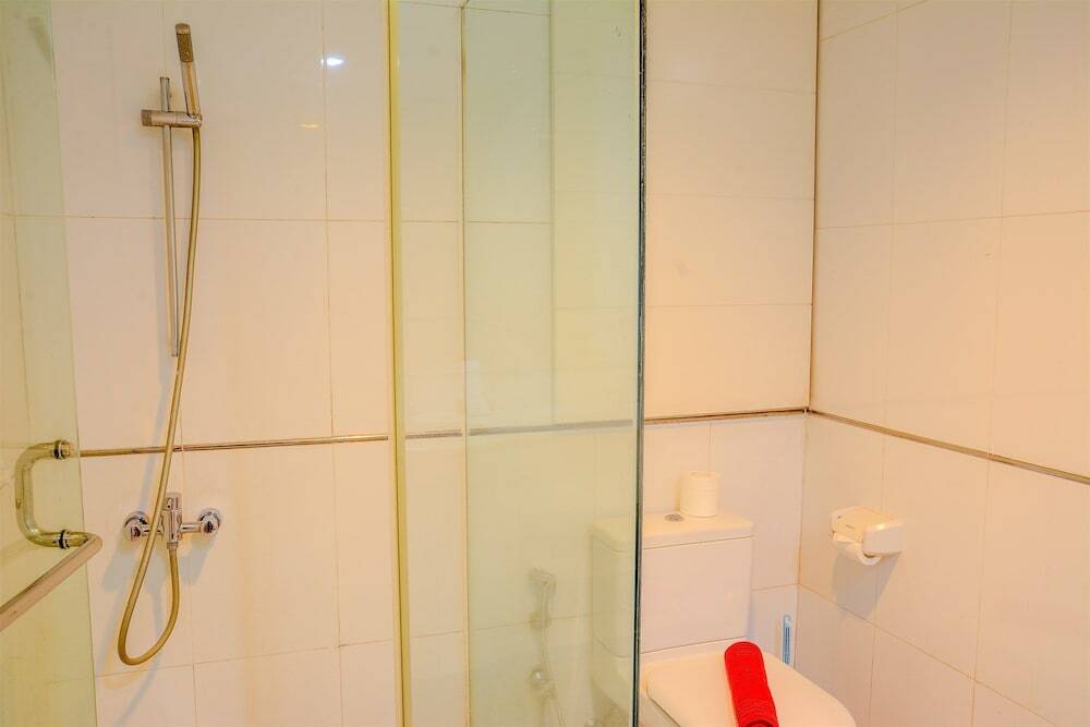 Джакарта: Spacious FX Residence with Mall Access