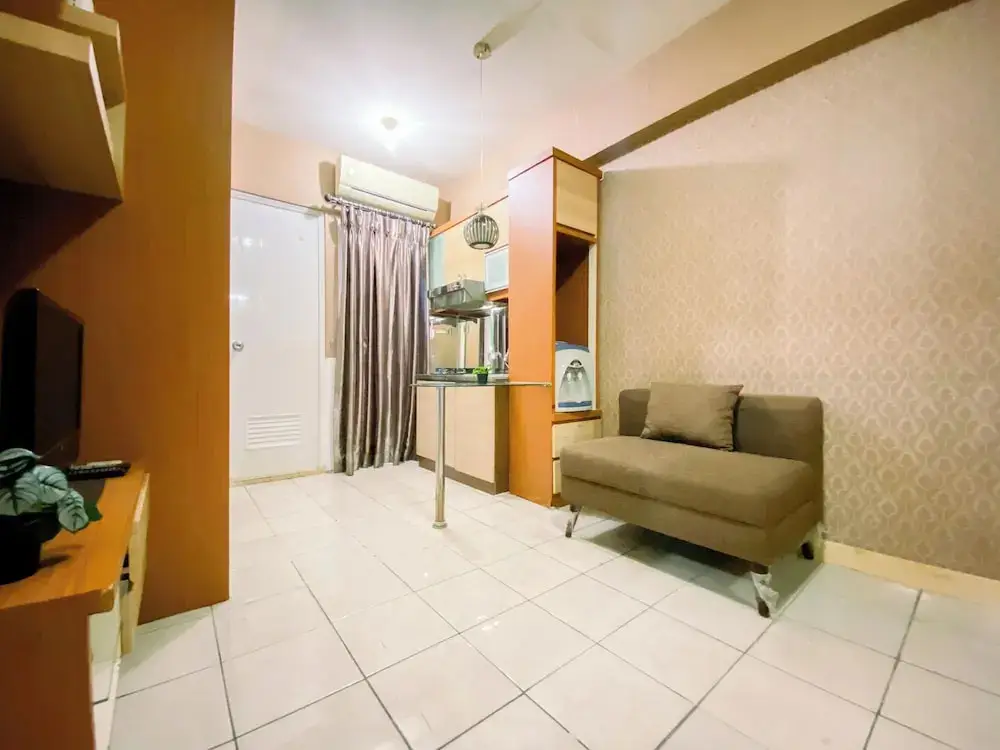 Джакарта: Pool View Apartment Green Pramuka