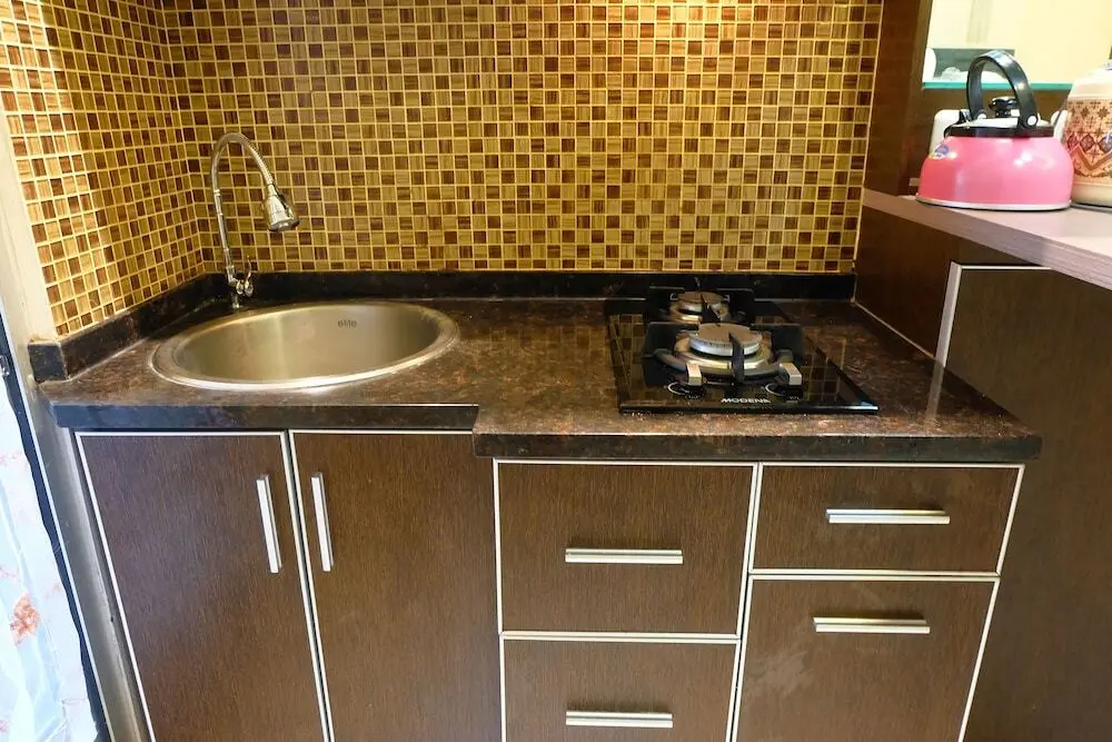 Джакарта: With Access To Shopping Center at Kalibata Apartment