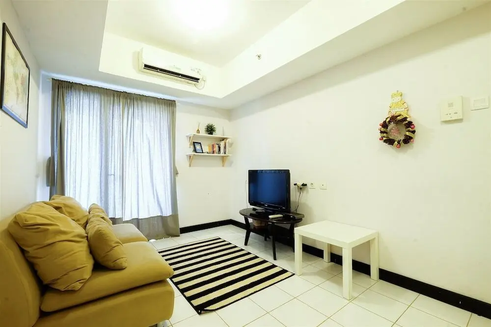 Джакарта: Pool View @ The Wave Apartment near Epicentrum Kuningan