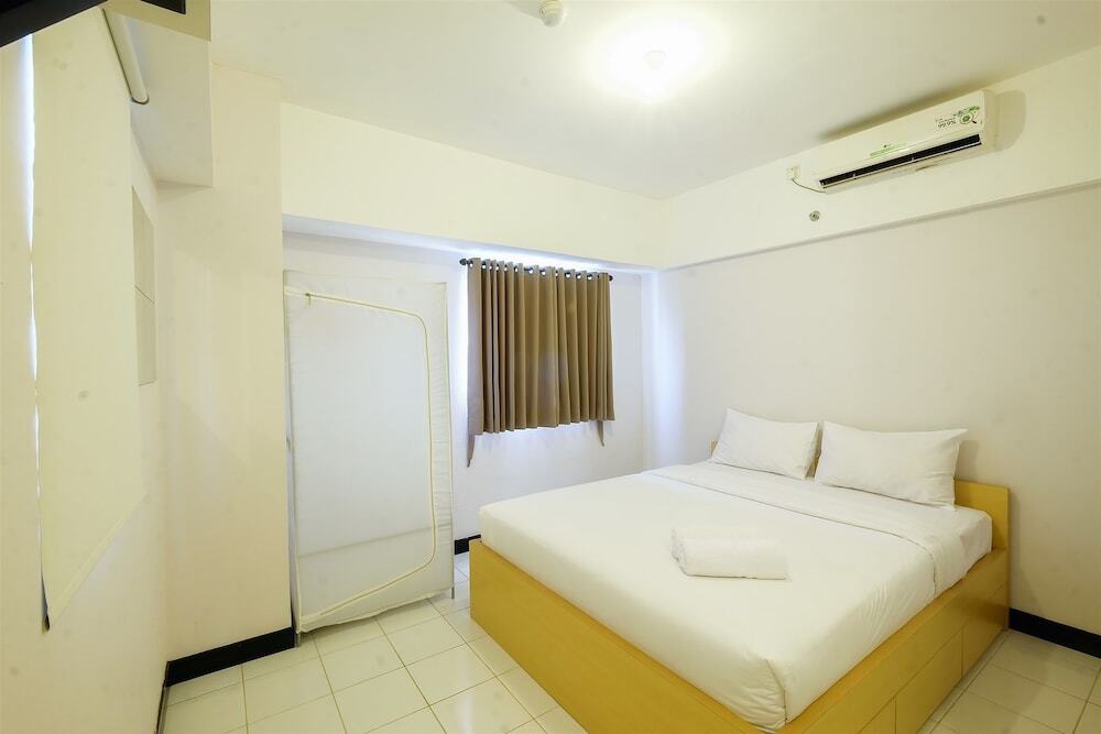 Джакарта: Pool View @ The Wave Apartment near Epicentrum Kuningan