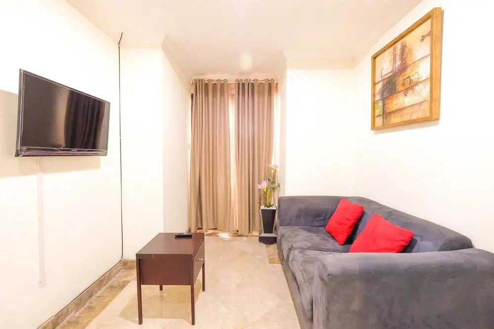 Джакарта: Exclusive Riverside Pluit Apartment