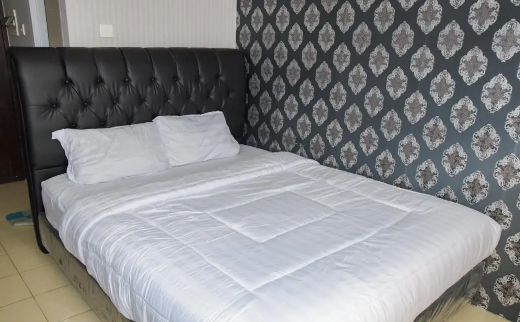 Южный Тангеранг: Minimalist Serpong Greenview Apartment