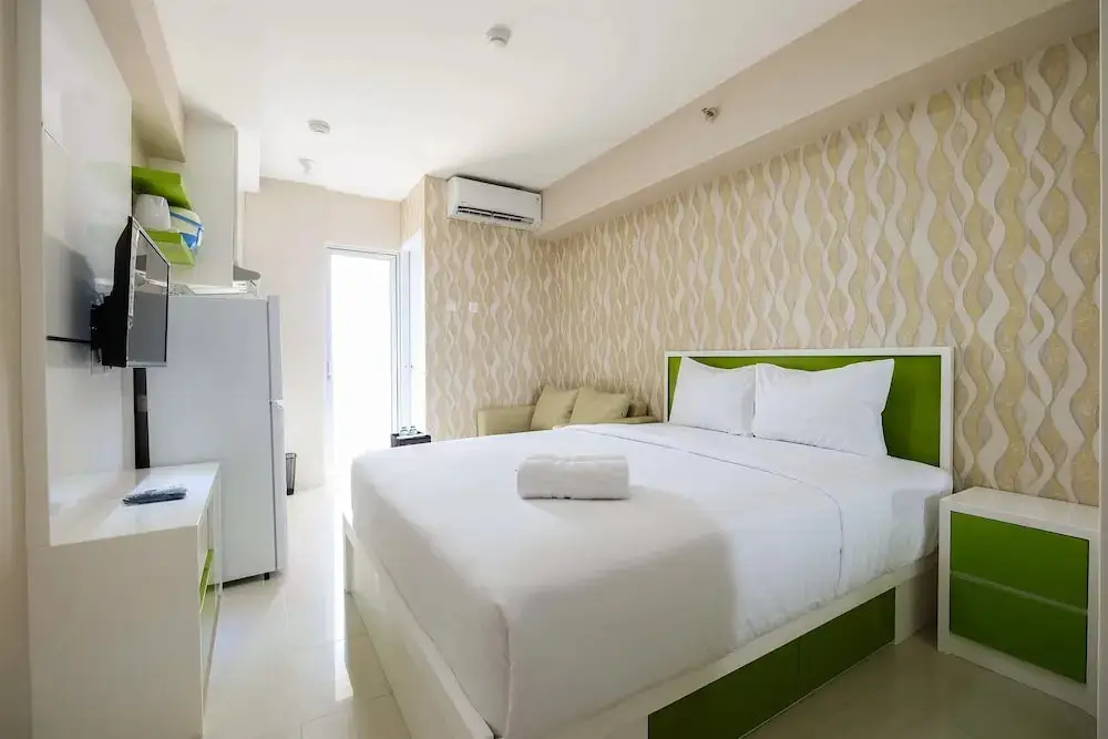 Джакарта: Modern Studio Bassura City Apartment