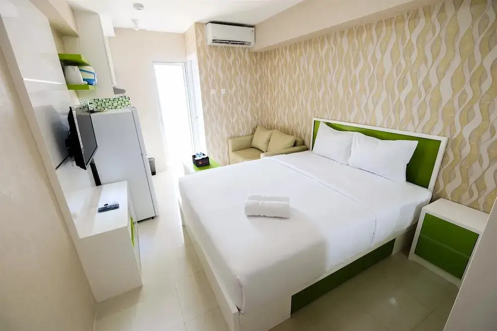 Джакарта: Modern Studio Bassura City Apartment