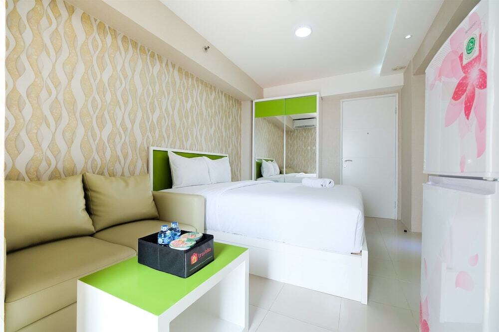 Джакарта: Modern Studio Bassura City Apartment