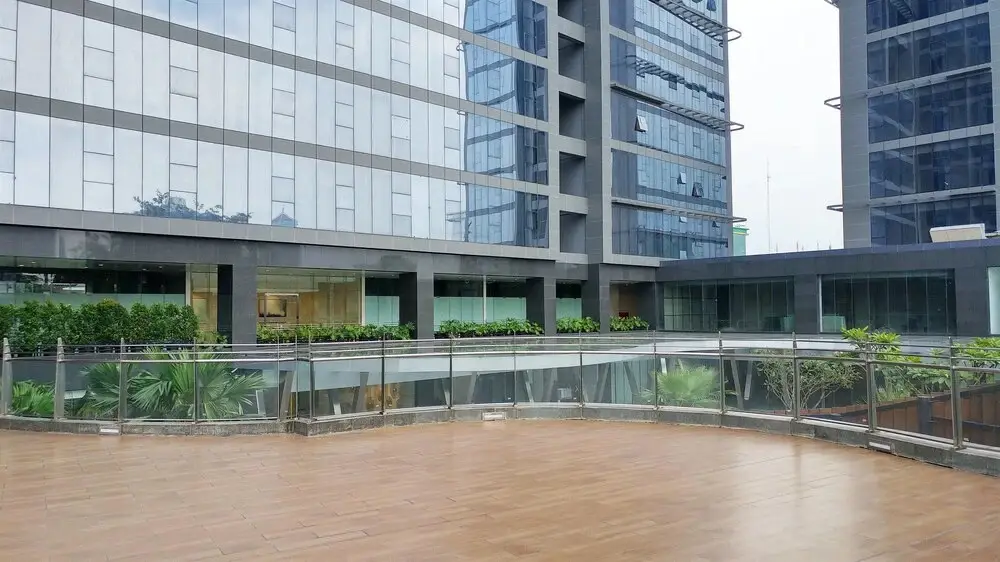 Direct Pool Access Lavenue Apartment — фото 1