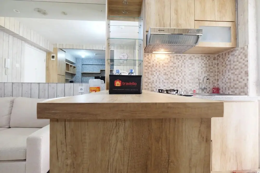 Джакарта: Spacious and Cozy Bassura City Apartment