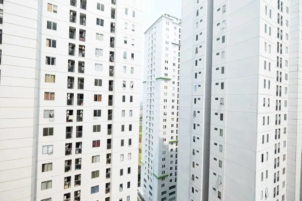 Spacious and Cozy Bassura City Apartment — фото 1