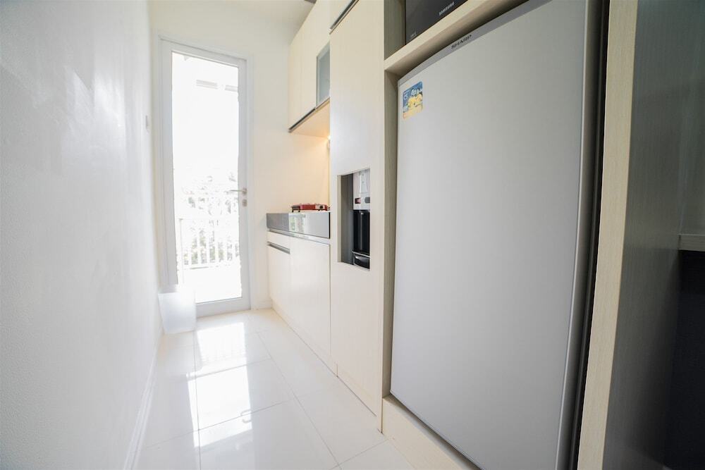 Бандунг: Contemporary Near Cihampelas at Parahyangan Residence Apartment