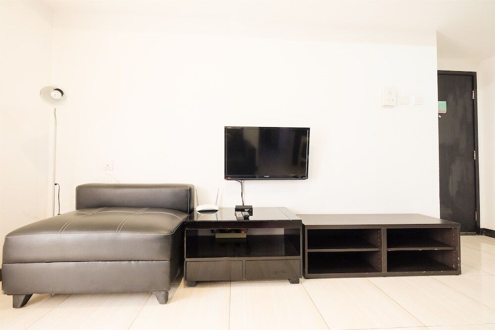 Джакарта: Comfortable The Wave Apartment near Epicentrum Kuningan