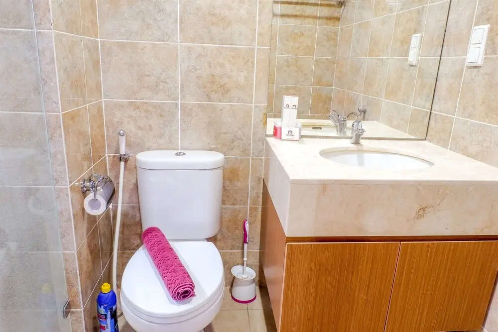Джакарта: Cozy Pool View Kemang Village Residence Apartment with Direct Access to Mall