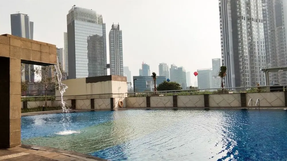 Джакарта: The Wave Apartment near Kota Kasablanka