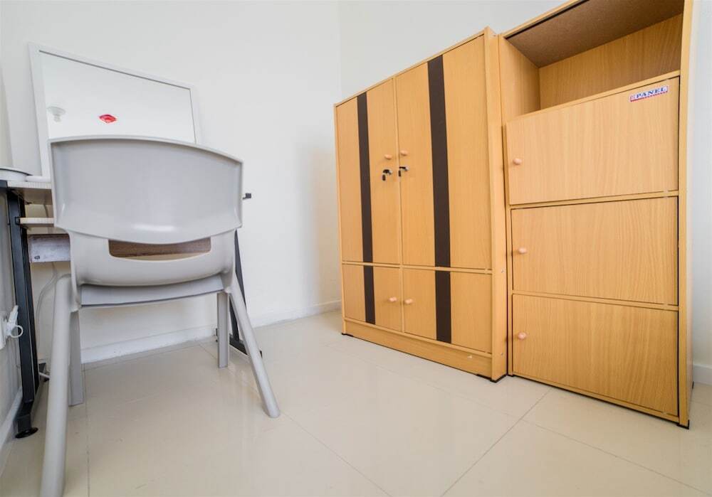Бандунг: Minimalist Apartment with Sofa Bed at Parahyangan Residence