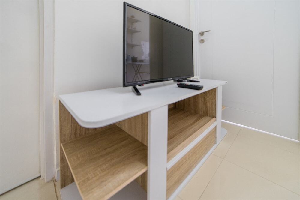 Бандунг: Minimalist Apartment with Sofa Bed at Parahyangan Residence
