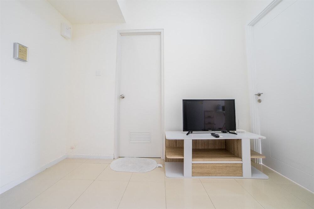 Бандунг: Minimalist Apartment with Sofa Bed at Parahyangan Residence