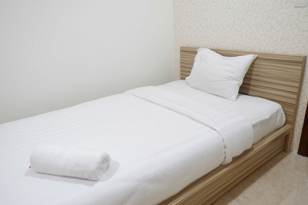 Джакарта: Affordable At L'Avenue Apartment