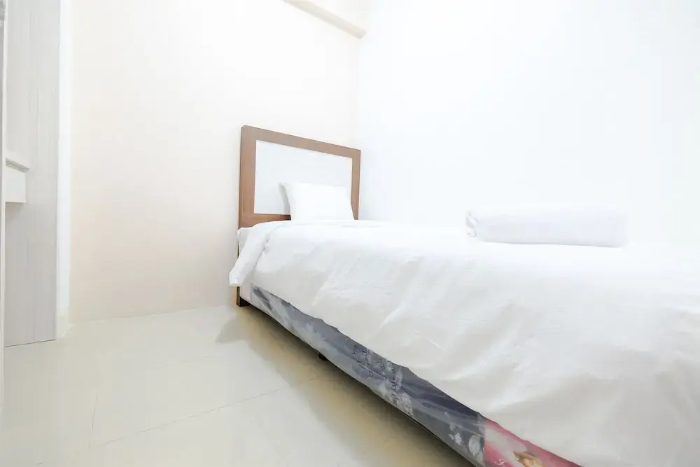 Джакарта: New & Clean Bassura City Apartment