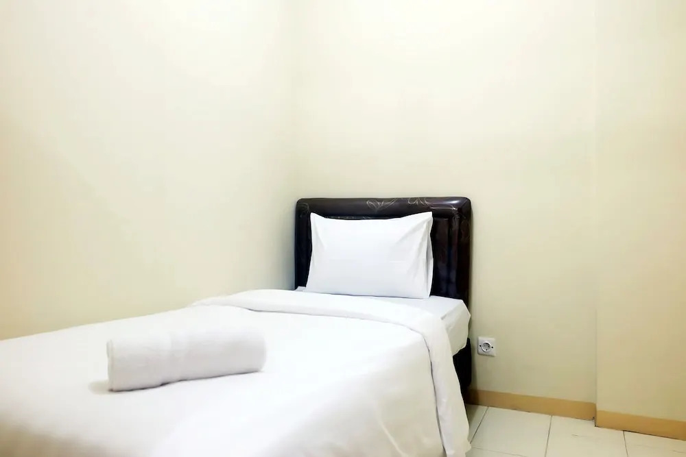 Джакарта: Cozy Green Park View Daan Mogot Apartment