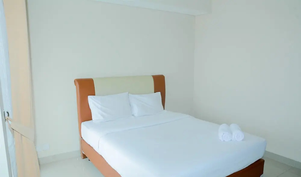 Legok: Simply Studio Room Atria Residence Apartment near Summarecon Mall By Travelio
