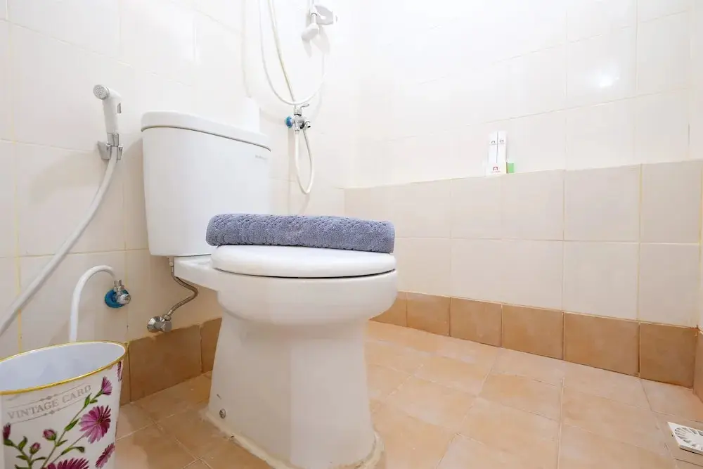 Джакарта: Best Price & Comfy Bassura City Apartment