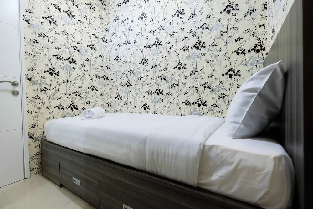 Джакарта: Modern Room Bassura City Apartment
