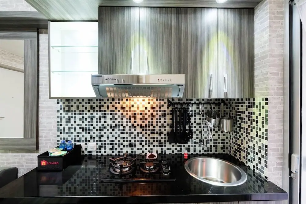 Джакарта: Modern Room Bassura City Apartment