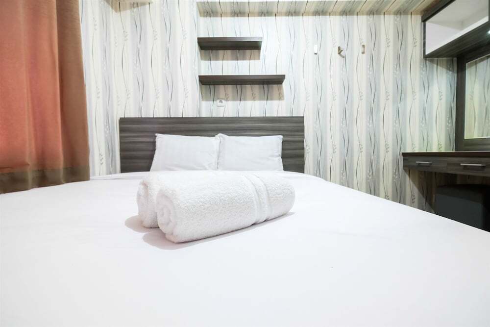 Джакарта: Modern Room Bassura City Apartment