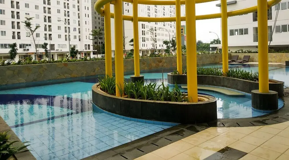 Джакарта: Modern Room Bassura City Apartment