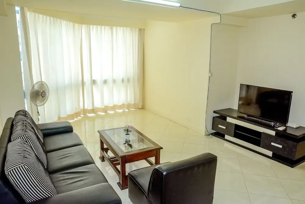 Best Location Taman Anggrek Apartment — фото 1