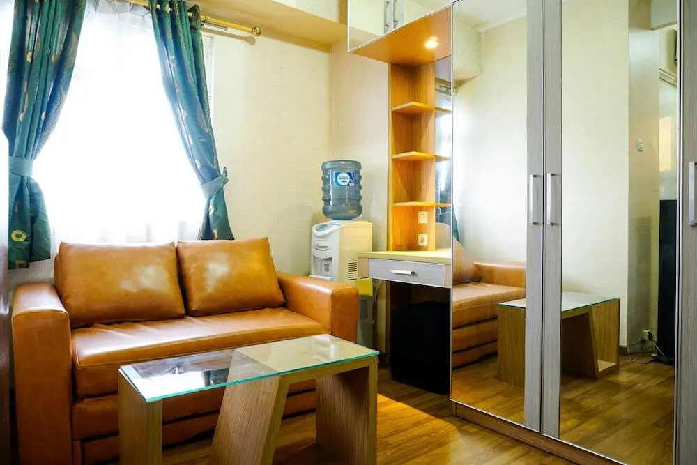 Джакарта: Furnished Studio with Comfortable Design Green Pramuka Apartment