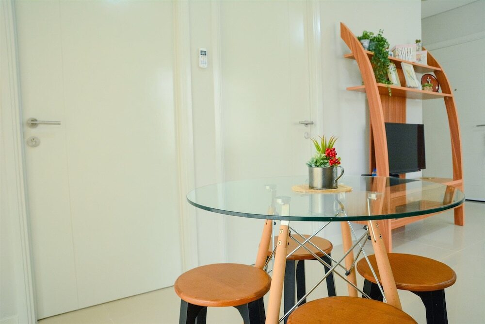 Джакарта: Cozy & Stylish Apartment W/ Great View At Madison Park