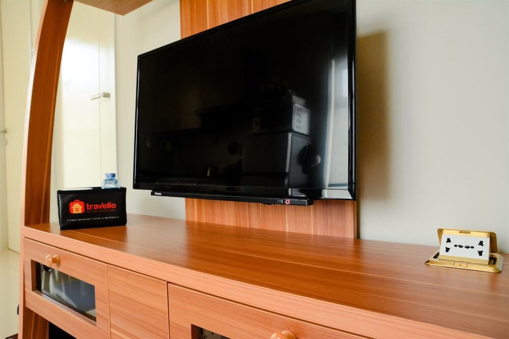 Джакарта: Cozy & Stylish Apartment W/ Great View At Madison Park