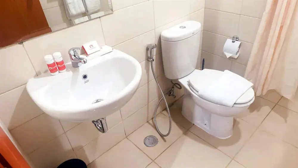 Джакарта: Homey Woodland Park Apartment Near Kalibata Plaza