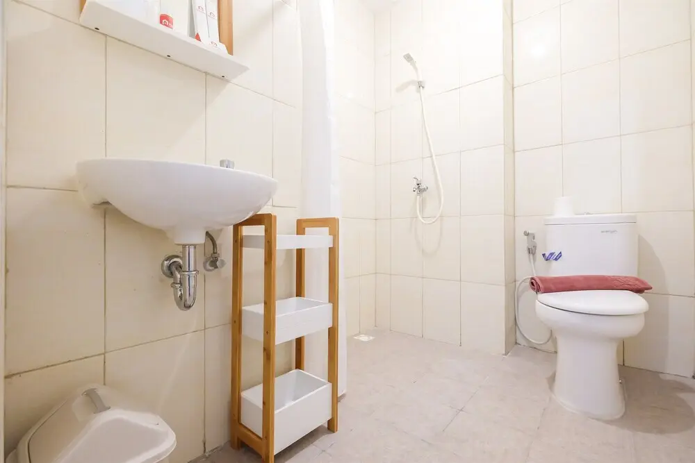 Джакарта: Comfy Connected to Mall at Bassura City Apartment