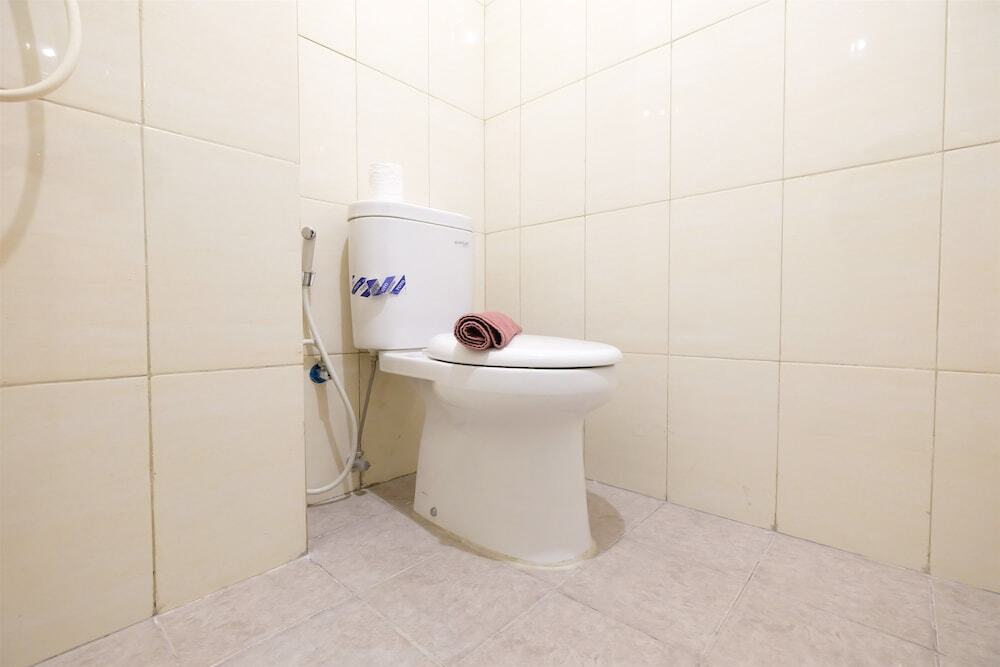 Джакарта: Comfy Connected to Mall at Bassura City Apartment