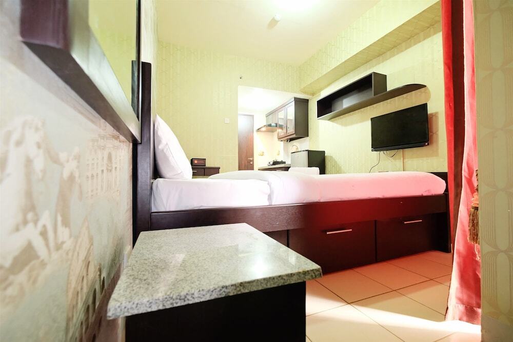 Южный Тангеранг: Minimalist Studio Room At Serpong Greenview