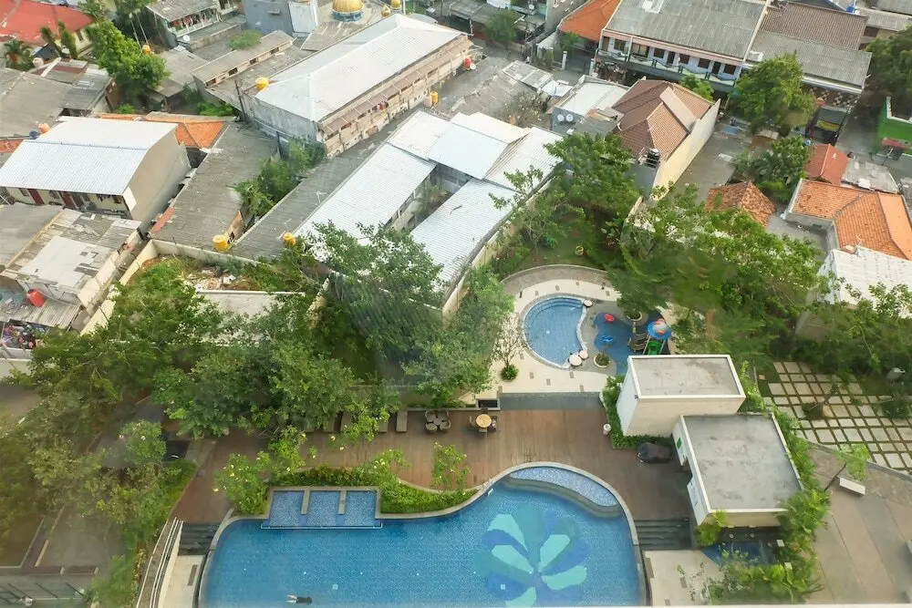 Джакарта: Pool View At Central Park Area (Madison Park) Apartment