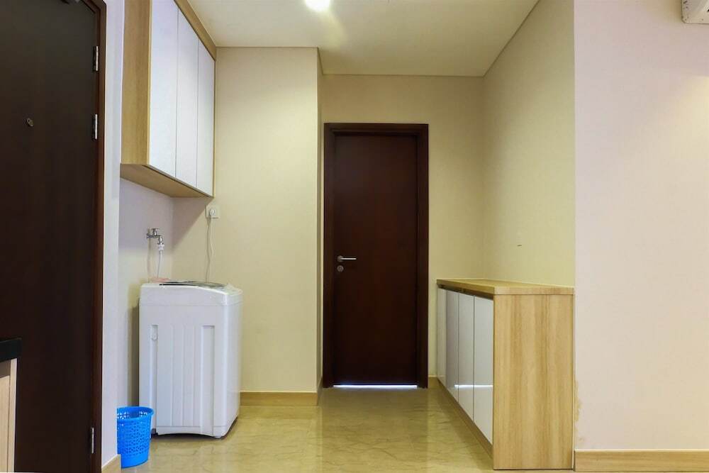 Джакарта: The 5Th Floor Lavenue Apartment