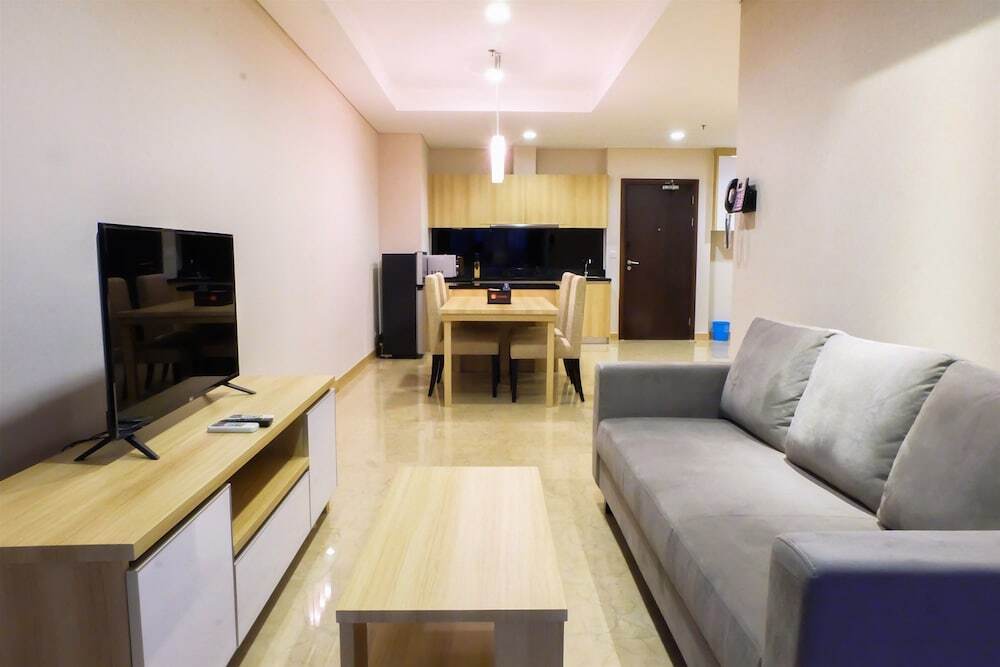 Джакарта: The 5Th Floor Lavenue Apartment