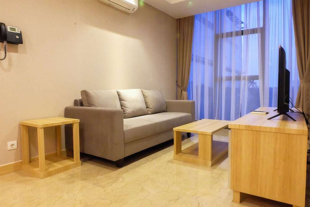 Джакарта: The 5Th Floor Lavenue Apartment
