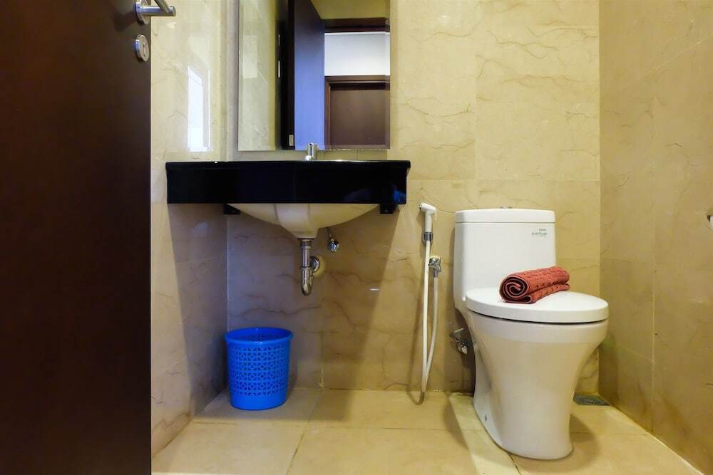 Джакарта: The 5Th Floor Lavenue Apartment